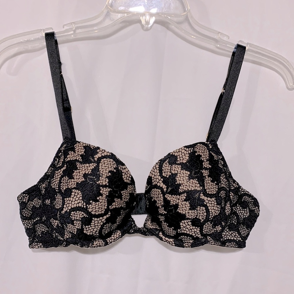 WACOAL black lace overlay push-up bra size 32C